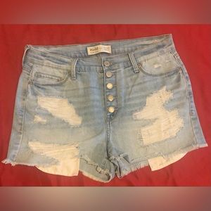 Women’s (juniors)light jean shorts